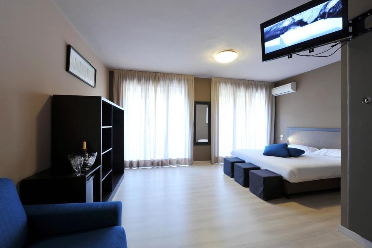 Hotel M14 & 3*