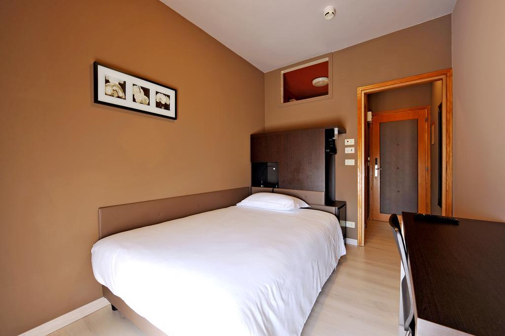 M14 & Hotel Padova