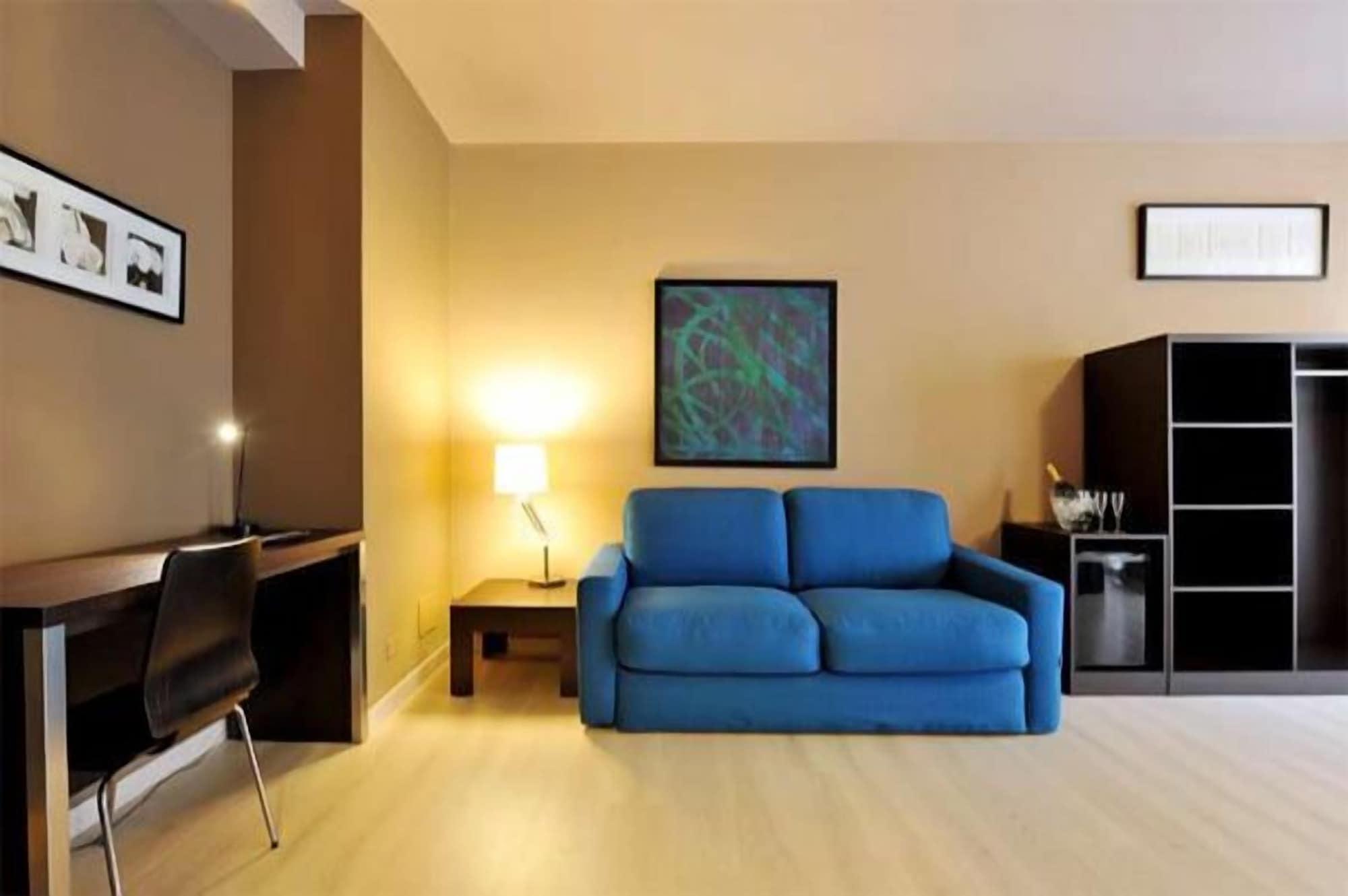 Hotel M14 & 3*