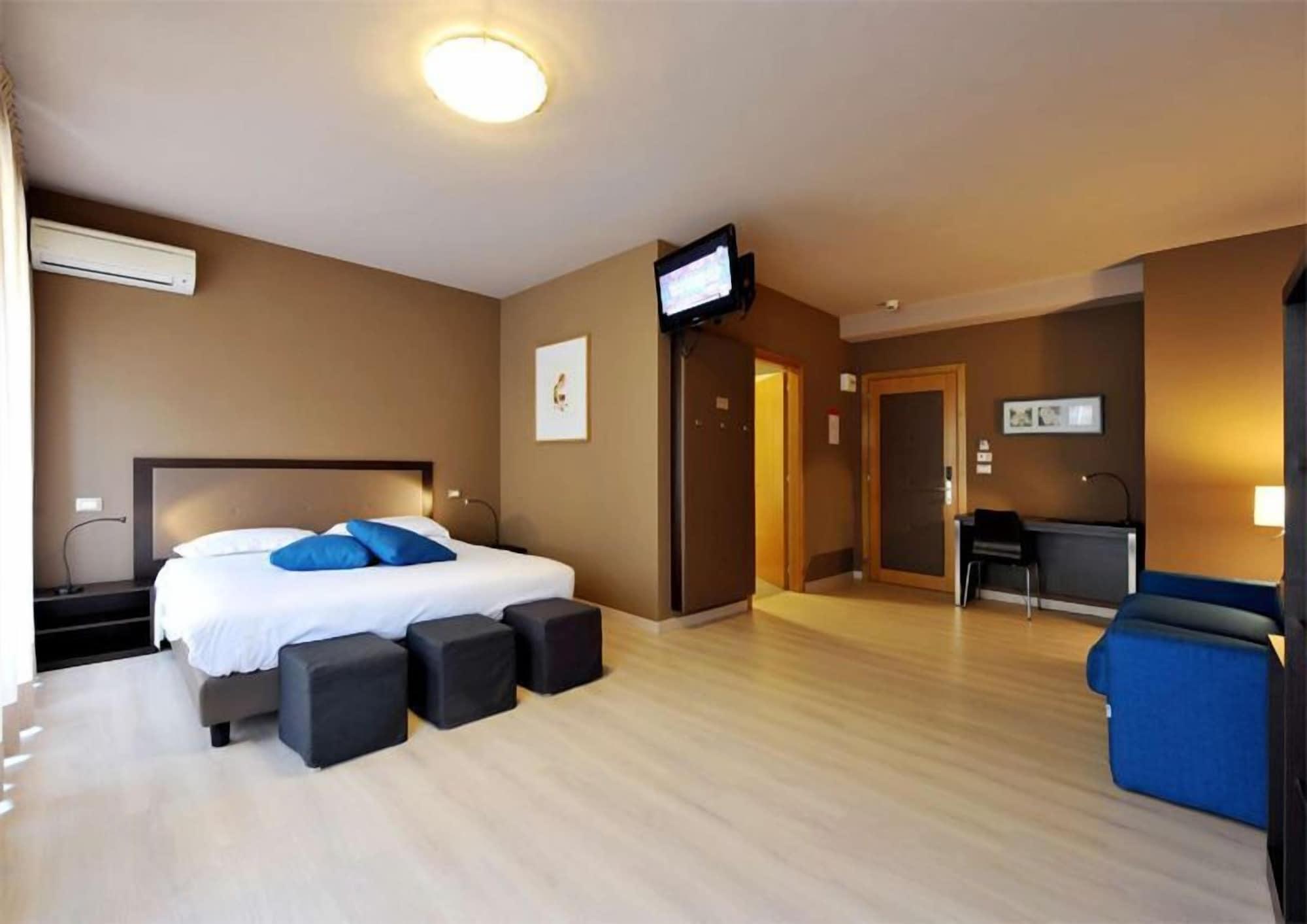 Hotel M14 &