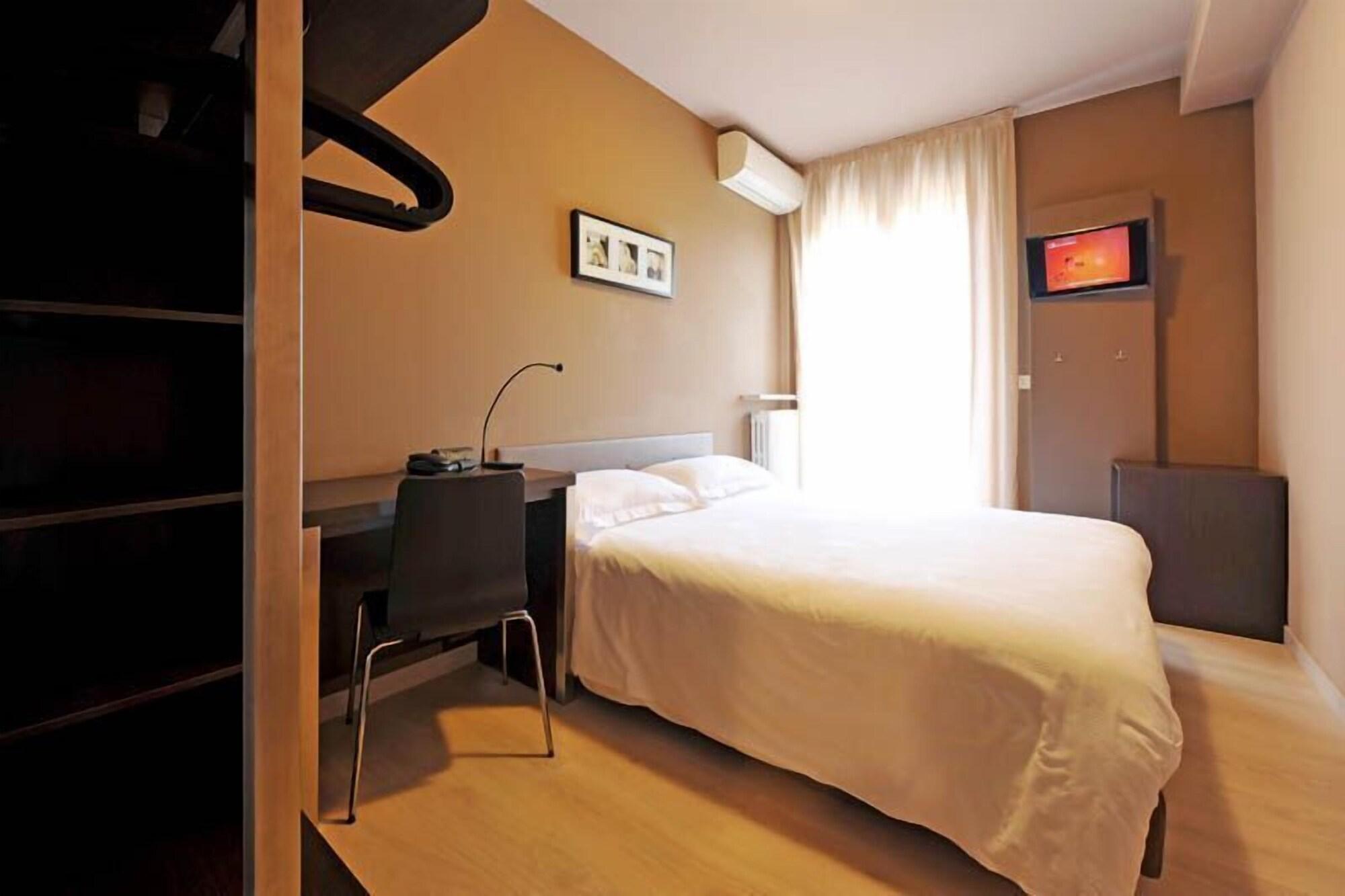 M14 & Hotel 3*