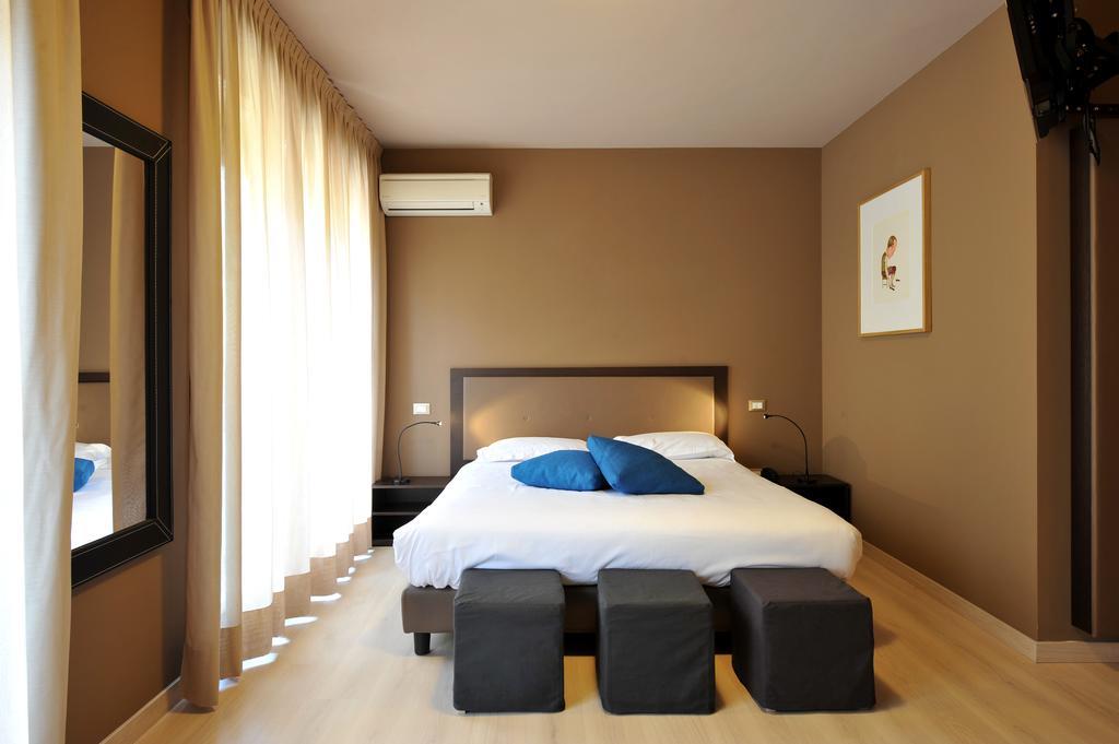 M14 & Hotel